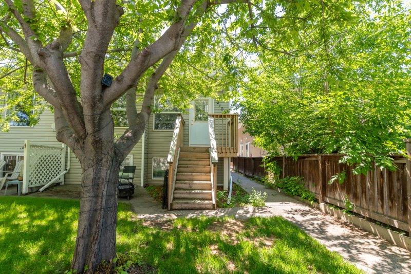 #2, 2108 35 Ave SW, Calgary, 3 Bedrooms Bedrooms, ,3 BathroomsBathrooms,Condos/Townhouses,For Rent,#2, 2108 35 Ave SW,2058