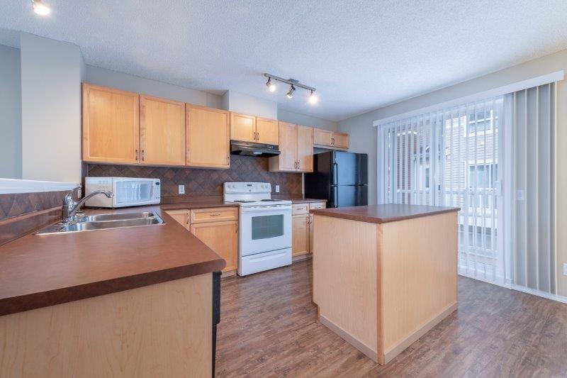 93 Tuscany Court Northwest, Calgary, 2 Bedrooms Bedrooms, ,2.5 BathroomsBathrooms,Condos/Townhouses,For Rent,Mosaic Mercado,93 Tuscany Court Northwest,2153