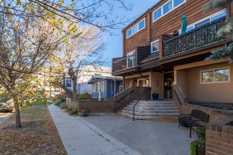 5, 722 4A Street NW, Calgary, 2 Bedrooms Bedrooms, ,1 BathroomBathrooms,Condos/Townhouses,For Rent,Regal Court,5, 722 4A Street NW,2333