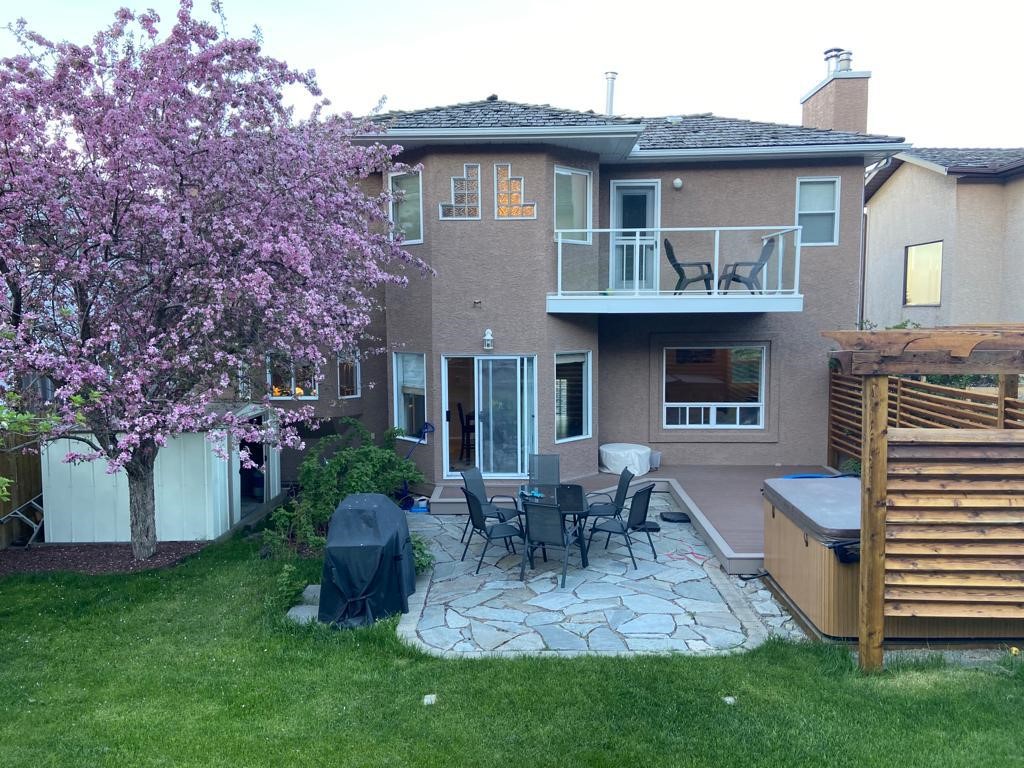 2759 Signal Hill Drive SW, Calgary, 3 Bedrooms Bedrooms, ,3 BathroomsBathrooms,Houses,For Rent,2759 Signal Hill Drive SW,2355