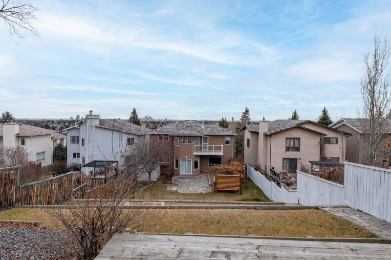 2759 Signal Hill Drive SW, Calgary, 3 Bedrooms Bedrooms, ,3 BathroomsBathrooms,Houses,For Rent,2759 Signal Hill Drive SW,2355