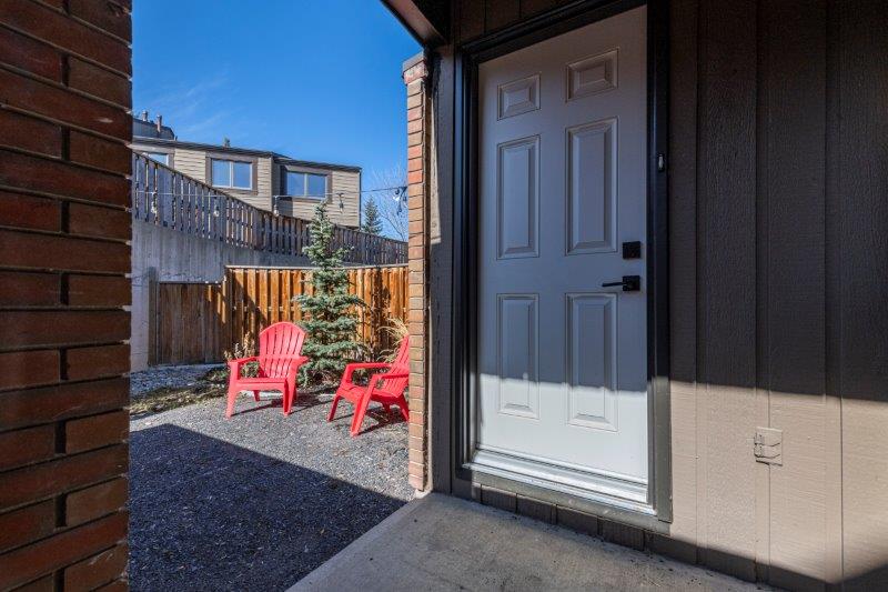 #703 9803 24 St SW, Calgary, 3 Bedrooms Bedrooms, ,1.5 BathroomsBathrooms,Condos/Townhouses,Rented,Oakridge Gardens,#703 9803 24 St SW,2443