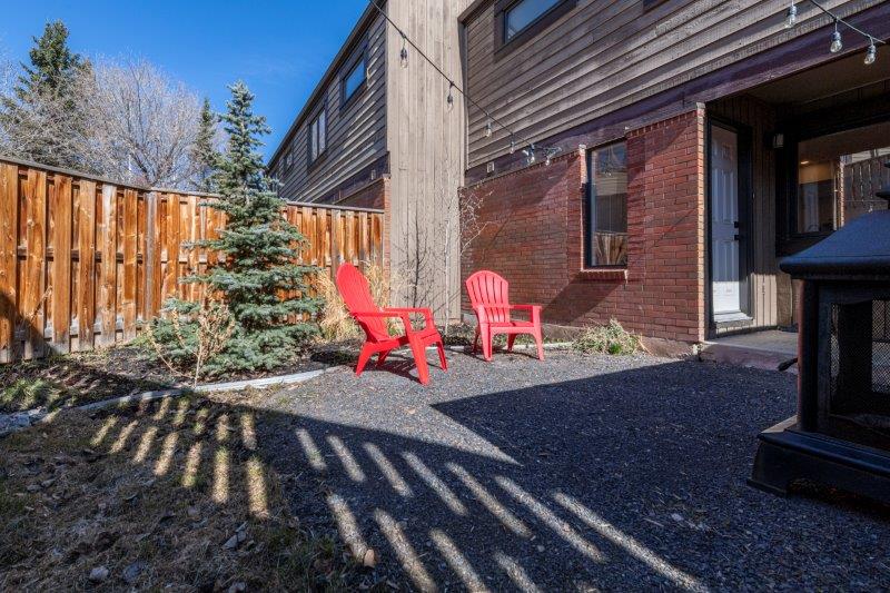 #703 9803 24 St SW, Calgary, 3 Bedrooms Bedrooms, ,1.5 BathroomsBathrooms,Condos/Townhouses,Rented,Oakridge Gardens,#703 9803 24 St SW,2443