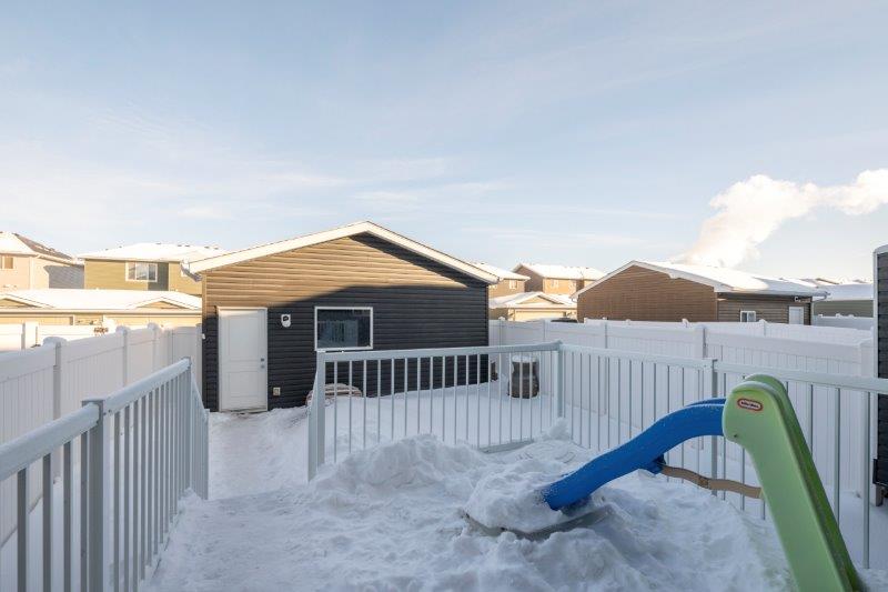 226 Redstone Drive Northeast, Calgary, 4 Bedrooms Bedrooms, ,3.5 BathroomsBathrooms,Condos/Townhouses,For Rent,226 Redstone Drive Northeast,2639