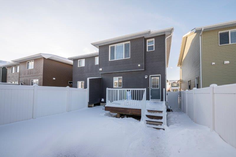 226 Redstone Drive Northeast, Calgary, 4 Bedrooms Bedrooms, ,3.5 BathroomsBathrooms,Condos/Townhouses,For Rent,226 Redstone Drive Northeast,2639