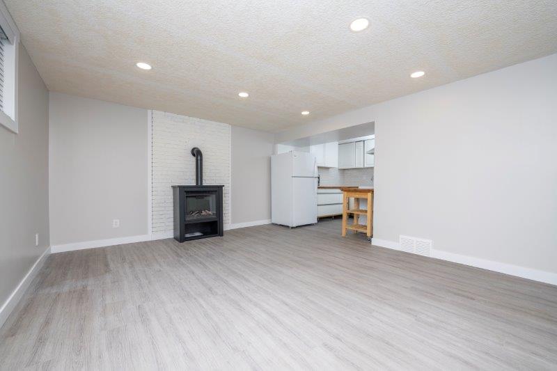 6036B 4 Street Northeast, Calgary, 2 Bedrooms Bedrooms, ,1 BathroomBathrooms,Houses,Rented,6036B 4 Street Northeast,-1,2711