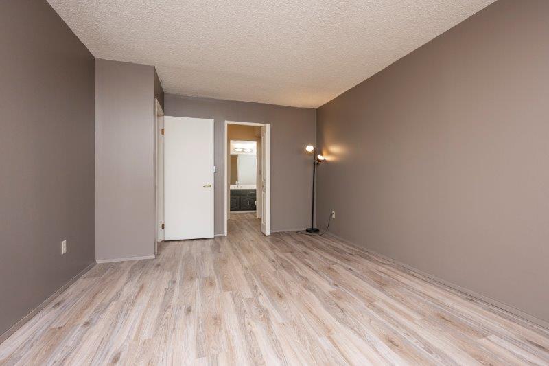 103, 220 26 Avenue Southwest, Calgary, 2 Bedrooms Bedrooms, ,2 BathroomsBathrooms,Condos/Townhouses,Rented,River's Edge,103, 220 26 Avenue Southwest,2733