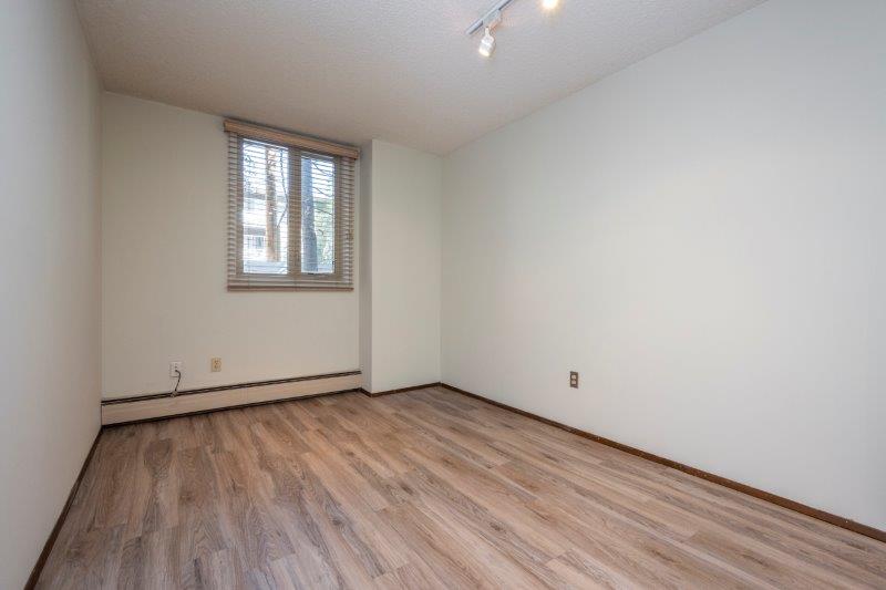 103, 220 26 Avenue Southwest, Calgary, 2 Bedrooms Bedrooms, ,2 BathroomsBathrooms,Condos/Townhouses,Rented,River's Edge,103, 220 26 Avenue Southwest,2733