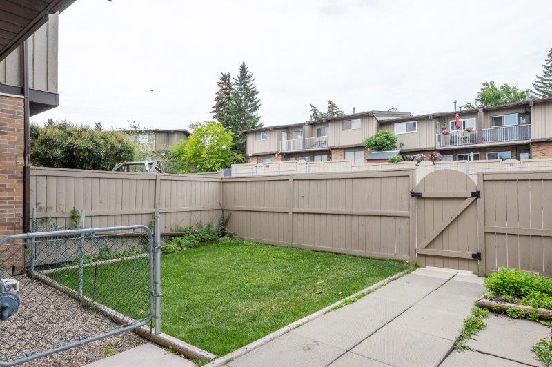 6, 1055 72 Avenue Northwest, Calgary, 2 Bedrooms Bedrooms, ,1 BathroomBathrooms,Condos/Townhouses,For Rent,Huntington Ridge,6, 1055 72 Avenue Northwest,2739