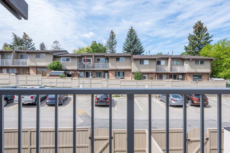 6, 1055 72 Avenue Northwest, Calgary, 2 Bedrooms Bedrooms, ,1 BathroomBathrooms,Condos/Townhouses,For Rent,Huntington Ridge,6, 1055 72 Avenue Northwest,2739