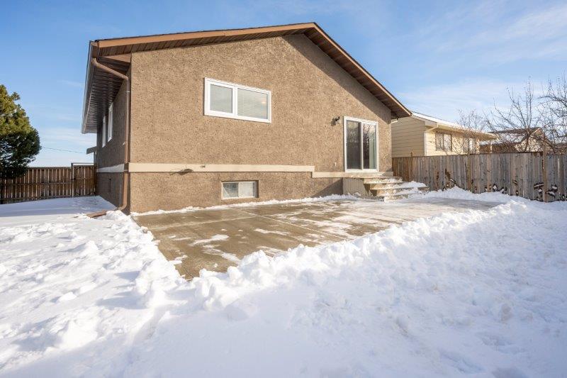 83 Beacham Way NW, Calgary, 3 Bedrooms Bedrooms, ,2 BathroomsBathrooms,Houses,For Rent,83 Beacham Way NW,2856