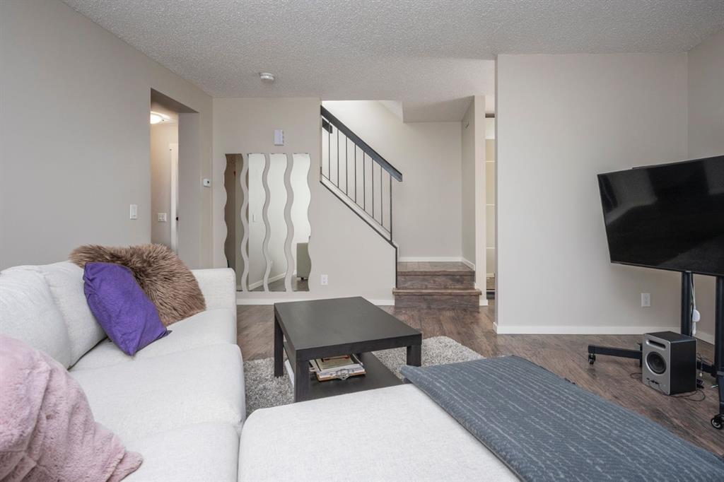 77 Edgeford Way NW, Calgary, 3 Bedrooms Bedrooms, ,1 BathroomBathrooms,Houses,Sold,2915