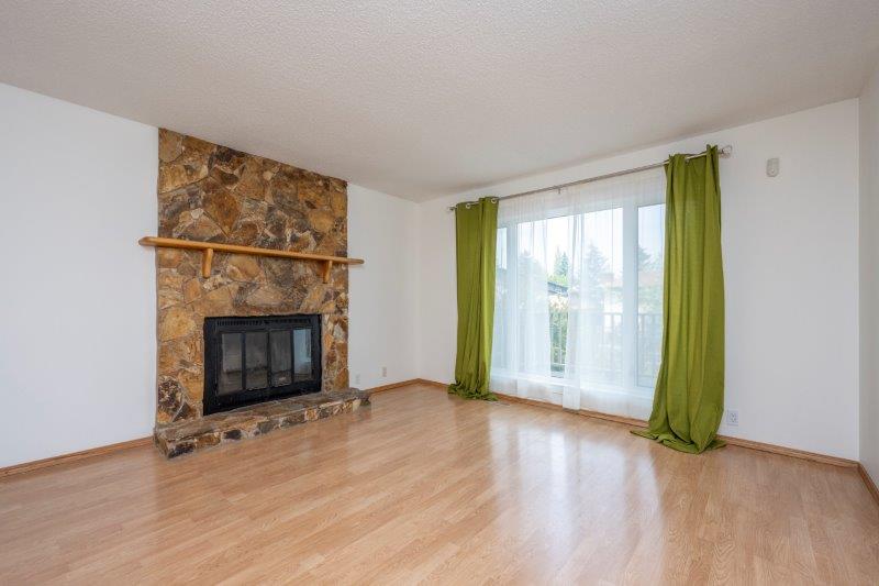 20 Strathearn Crescent SW, Calgary, 3 Bedrooms Bedrooms, ,2.5 BathroomsBathrooms,Houses,Rented,20 Strathearn Crescent SW,2917