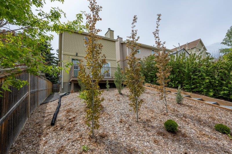 20 Strathearn Crescent SW, Calgary, 3 Bedrooms Bedrooms, ,2.5 BathroomsBathrooms,Houses,Rented,20 Strathearn Crescent SW,2917