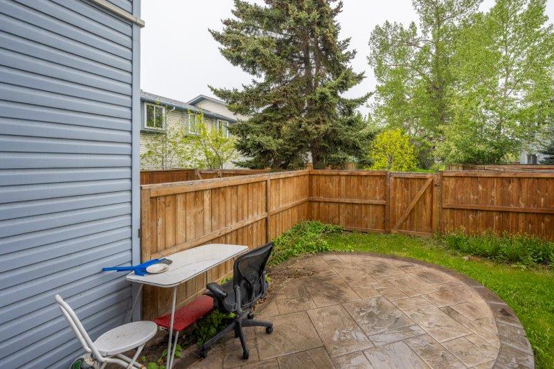 9, 7810 40 Ave SW, Calgary, 3.5 Bedrooms Bedrooms, ,1.5 BathroomsBathrooms,Condos/Townhouses,Rented,Gladstone Park,9, 7810 40 Ave SW,2918