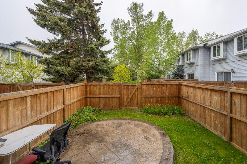 9, 7810 40 Ave SW, Calgary, 3.5 Bedrooms Bedrooms, ,1.5 BathroomsBathrooms,Condos/Townhouses,Rented,Gladstone Park,9, 7810 40 Ave SW,2918