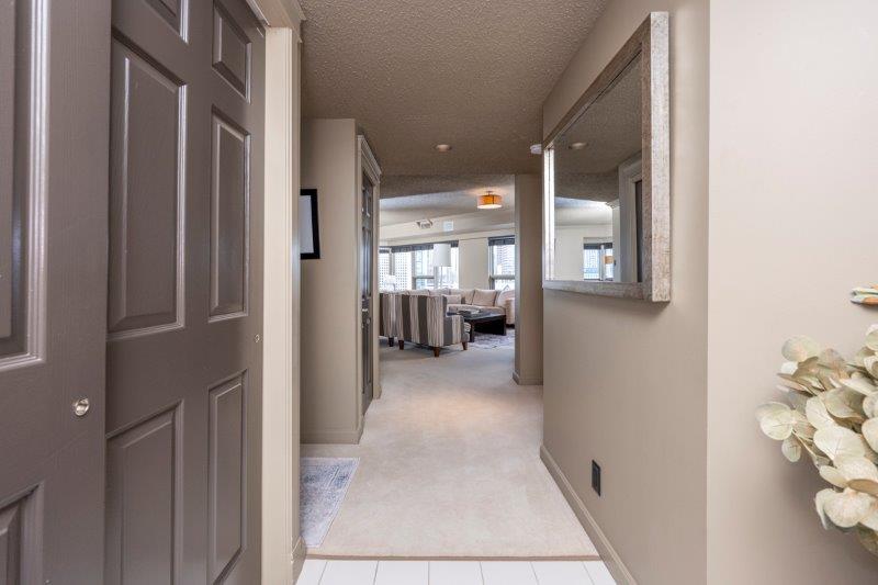 1230, 720 13 Avenue Southwest, Calgary, 2 Bedrooms Bedrooms, ,2 BathroomsBathrooms,Condos/Townhouses,Rented,The Estate,1230, 720 13 Avenue Southwest,2920