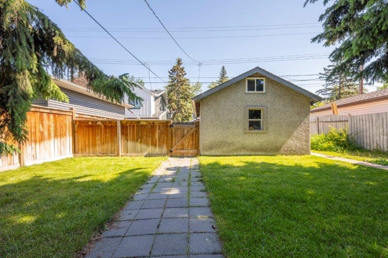 1422 11 Ave SE, Calgary, 4 Bedrooms Bedrooms, ,2 BathroomsBathrooms,Houses,Rented,1422 11 Ave SE,2935