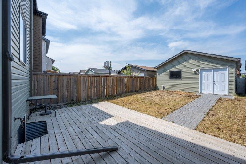 38 Auburn Bay View SE, Calgary, 3 Bedrooms Bedrooms, ,2.5 BathroomsBathrooms,Houses,For Rent,38 Auburn Bay View SE,2946