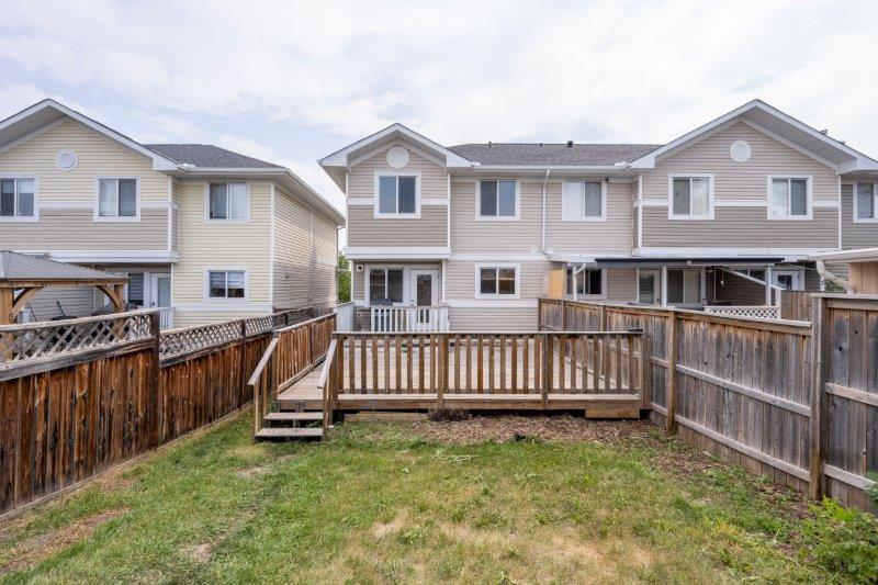 164 Bridleridge Gardens SW, Calgary, 3 Bedrooms Bedrooms, ,1.5 BathroomsBathrooms,Houses,Rented,164 Bridleridge Gardens SW,2951