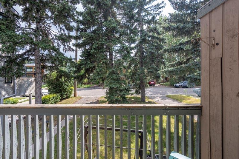 126 38A Avenue Southwest, Calgary, 3 Bedrooms Bedrooms, ,1.5 BathroomsBathrooms,Houses,Rented,126 38A Avenue Southwest,2965