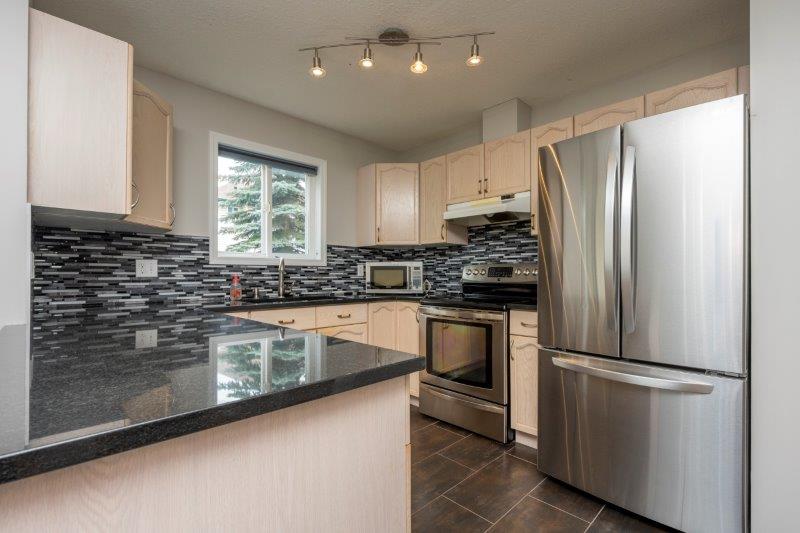 33, 49 Rocky Ridge Gate Northwest, Calgary, 2 Bedrooms Bedrooms, ,2.5 BathroomsBathrooms,Condos/Townhouses,For Rent,The Edge At Rocky Ridge Ranch ,33, 49 Rocky Ridge Gate Northwest,2987