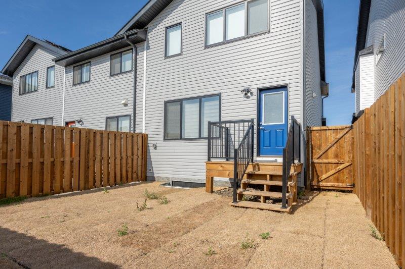 303 Union Ave SE, Calgary, 3 Bedrooms Bedrooms, ,2.5 BathroomsBathrooms,Houses,For Rent,303 Union Ave SE,2998