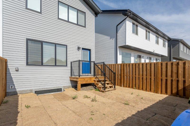 303 Union Ave SE, Calgary, 3 Bedrooms Bedrooms, ,2.5 BathroomsBathrooms,Houses,For Rent,303 Union Ave SE,2998