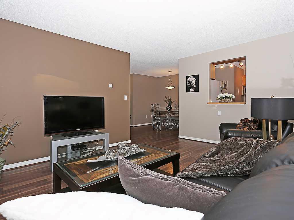 301, 1334 12 Ave SW, Calgary, 2 Bedrooms Bedrooms, ,1 BathroomBathrooms,Condos/Townhouses,Sold,The Ravenwood,3,3004