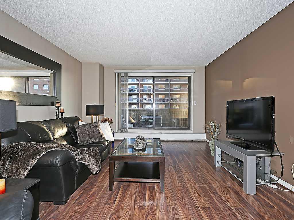 301, 1334 12 Ave SW, Calgary, 2 Bedrooms Bedrooms, ,1 BathroomBathrooms,Condos/Townhouses,Sold,The Ravenwood,3,3004