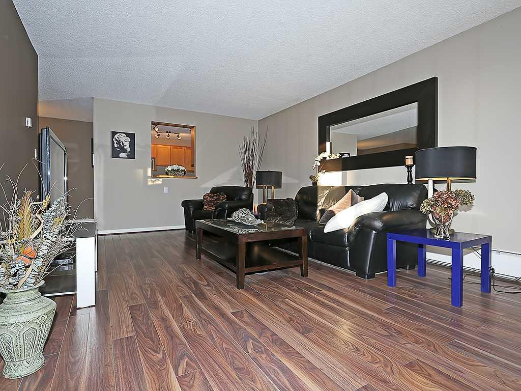 301, 1334 12 Ave SW, Calgary, 2 Bedrooms Bedrooms, ,1 BathroomBathrooms,Condos/Townhouses,Sold,The Ravenwood,3,3004