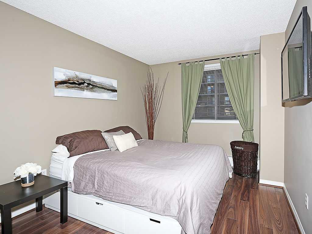 301, 1334 12 Ave SW, Calgary, 2 Bedrooms Bedrooms, ,1 BathroomBathrooms,Condos/Townhouses,Sold,The Ravenwood,3,3004