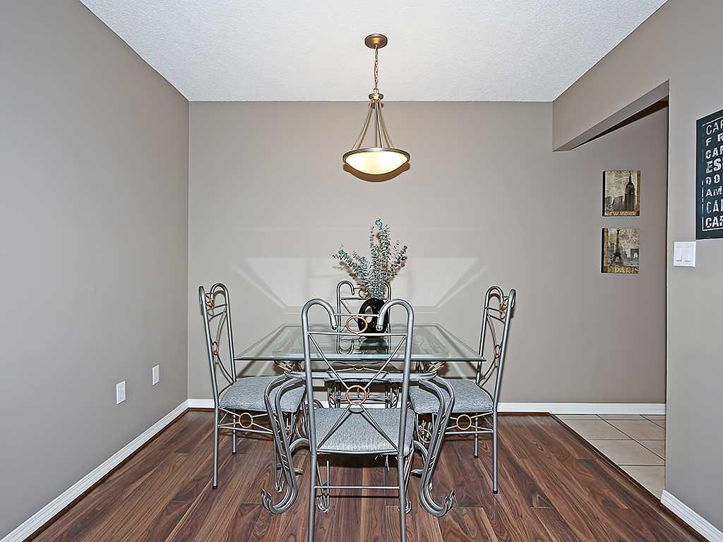 301, 1334 12 Ave SW, Calgary, 2 Bedrooms Bedrooms, ,1 BathroomBathrooms,Condos/Townhouses,Sold,The Ravenwood,3,3004