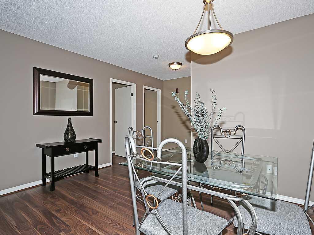 301, 1334 12 Ave SW, Calgary, 2 Bedrooms Bedrooms, ,1 BathroomBathrooms,Condos/Townhouses,Sold,The Ravenwood,3,3004