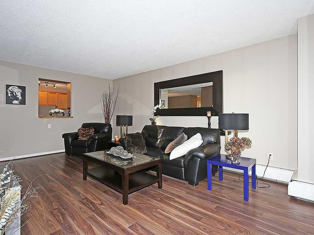 301, 1334 12 Ave SW, Calgary, 2 Bedrooms Bedrooms, ,1 BathroomBathrooms,Condos/Townhouses,Sold,The Ravenwood,3,3004