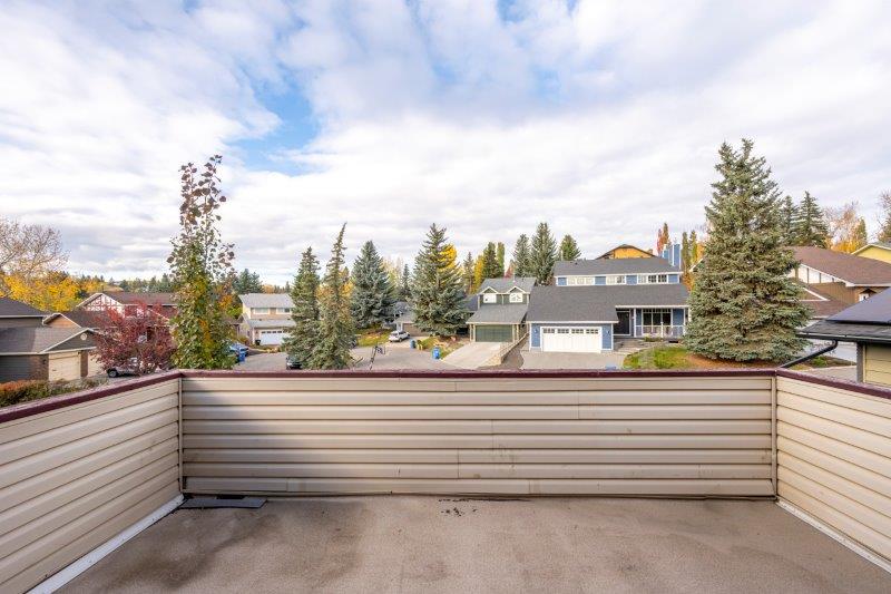 45 Strabane Place Southwest, Calgary, 4 Bedrooms Bedrooms, ,3.5 BathroomsBathrooms,Houses,For Rent,45 Strabane Place Southwest,3027