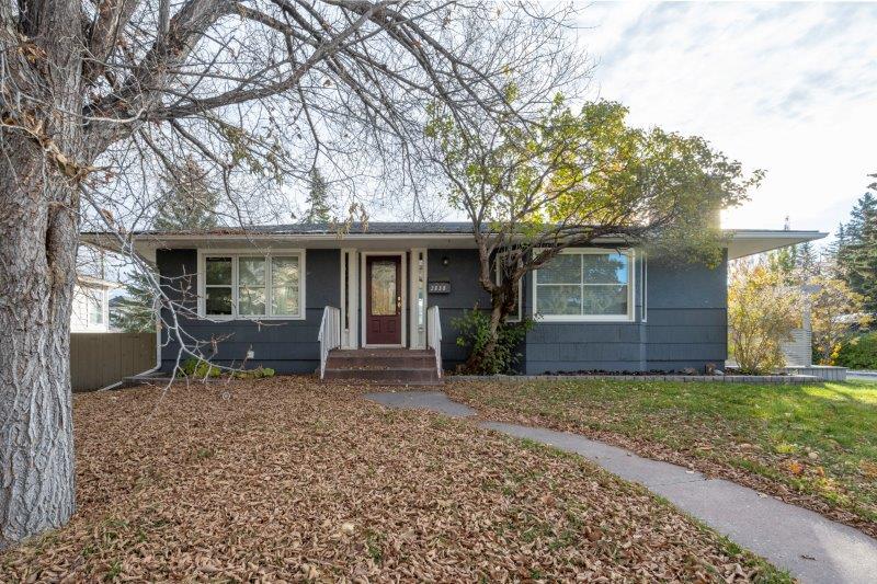 2838 26 Street Southwest, Calgary, 3 Bedrooms Bedrooms, ,2.5 BathroomsBathrooms,Houses,For Rent,2838 26 Street Southwest,3037