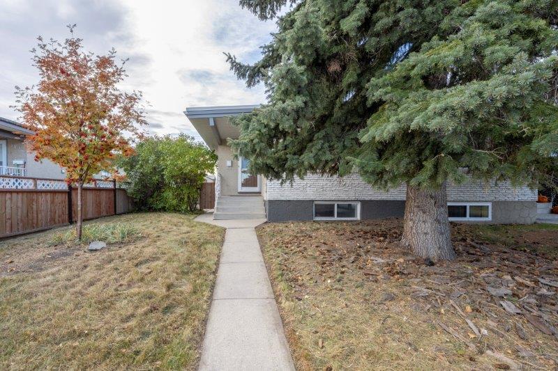 112 Pennsburg Way SE unit A, Calgary, 2 Bedrooms Bedrooms, ,1 BathroomBathrooms,Houses,For Rent,112 Pennsburg Way SE unit A,3038