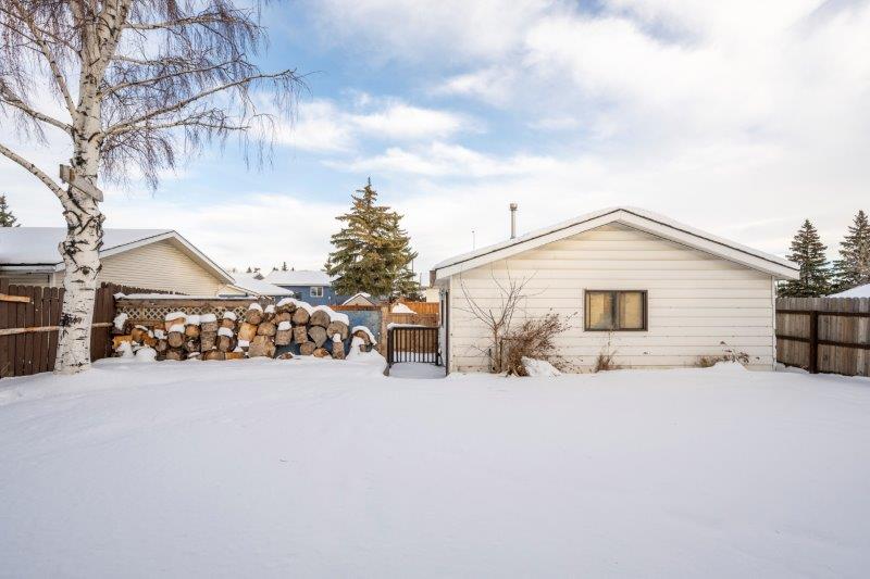 112 Maitland Dr NE, Calgary, 2 Bedrooms Bedrooms, ,1 BathroomBathrooms,Houses,For Rent,112 Maitland Dr NE,3055