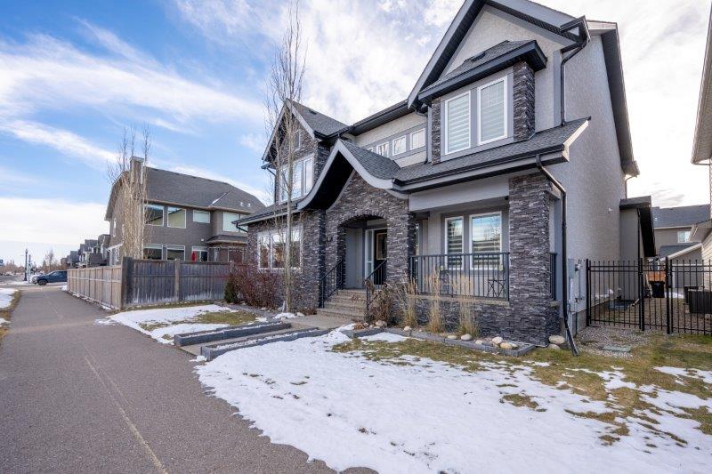 8207 9 Avenue Southwest, Calgary, 4 Bedrooms Bedrooms, ,3.5 BathroomsBathrooms,Houses,For Rent,8207 9 Avenue Southwest,3076