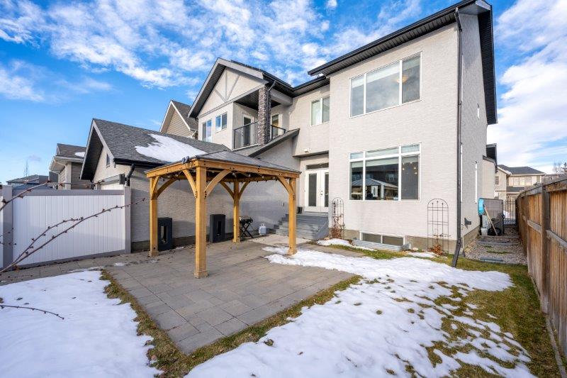 8207 9 Avenue Southwest, Calgary, 4 Bedrooms Bedrooms, ,3.5 BathroomsBathrooms,Houses,For Rent,8207 9 Avenue Southwest,3076