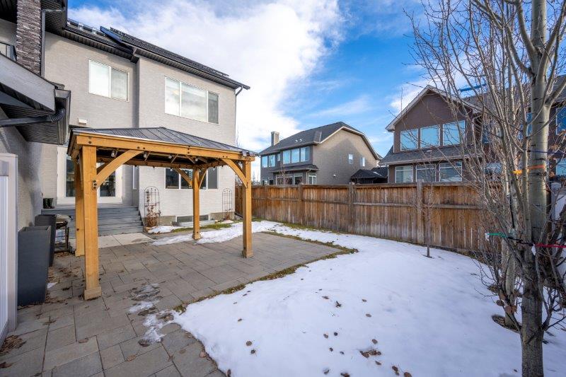 8207 9 Avenue Southwest, Calgary, 4 Bedrooms Bedrooms, ,3.5 BathroomsBathrooms,Houses,For Rent,8207 9 Avenue Southwest,3076