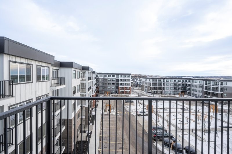 2501, 111 Wolf Creek Drive Southeast, Calgary, 2 Bedrooms Bedrooms, ,1 BathroomBathrooms,Condos/Townhouses,For Rent,Harlow Condos,2501, 111 Wolf Creek Drive Southeast,3081