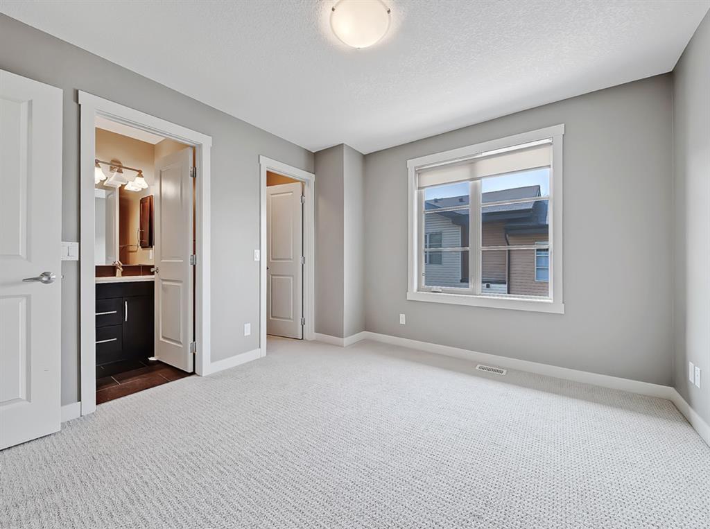 27 Aspen Hills Common Southwest, Calgary, 2 Bedrooms Bedrooms, ,2.5 BathroomsBathrooms,Condos/Townhouses,For Rent,Mosaic of Aspen Hills,27 Aspen Hills Common Southwest,3117