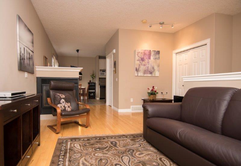 1, 536 56 Ave SW, Calgary, 2 Bedrooms Bedrooms, ,1.5 BathroomsBathrooms,Houses,For Rent,WINDSOR PARK,1, 536 56 Ave SW,1496