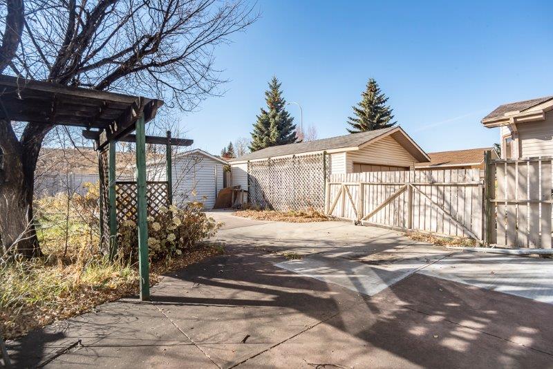 70 Deerpath Rd SE, Calgary, 3 Bedrooms Bedrooms, ,1 BathroomBathrooms,Houses,For Rent,70 Deerpath Rd SE,1628